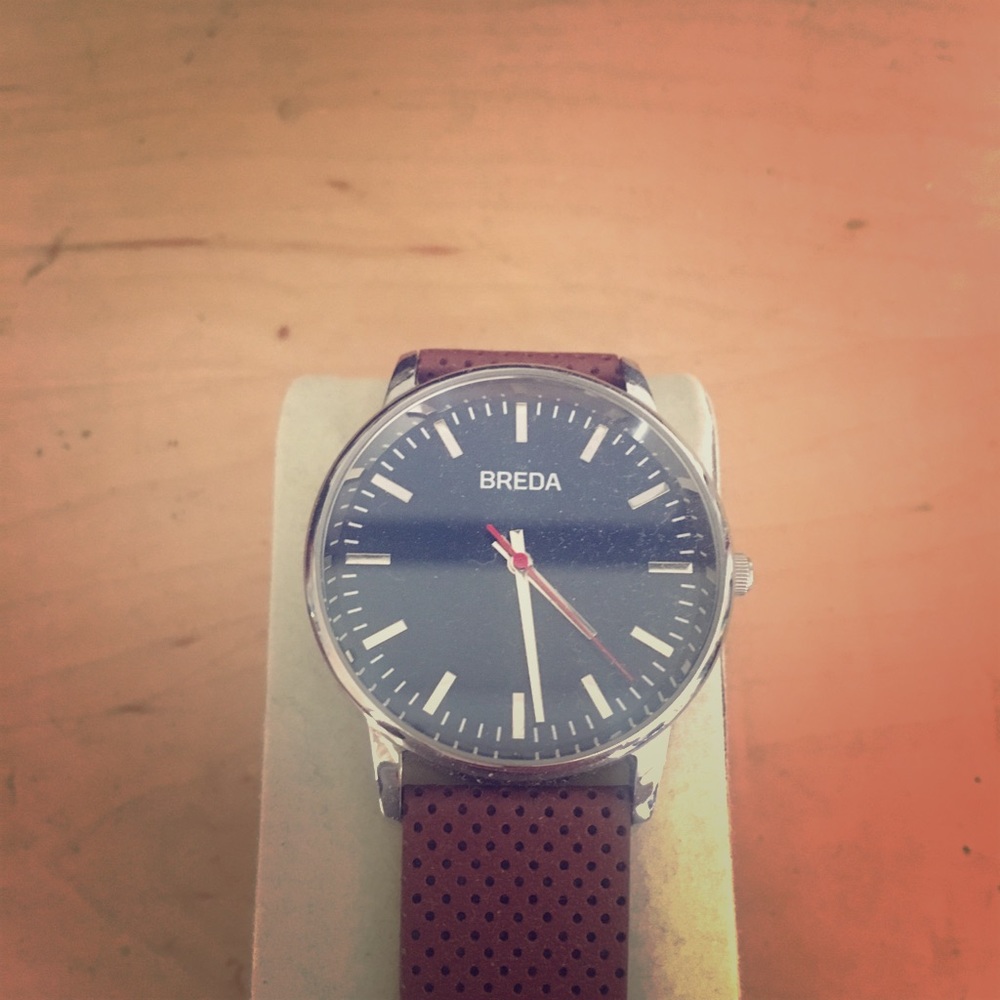 Breda navy blue face, cognac band
